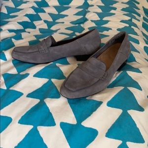 LIKE NEW clark’s loafers size 8